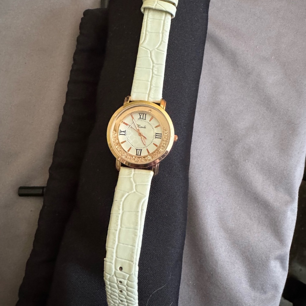 Elegant White Crocodile Leather Strap Watch